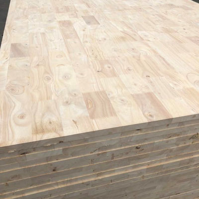 Tabla mixta de madera de caucho limpia y terminada con una alta densidad de 730-830 kg/m2