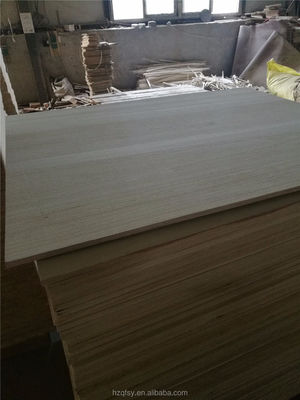 Contenido de humedad del 8% al 12% de tabla de paulownia certificada FSC para construcción ecológica