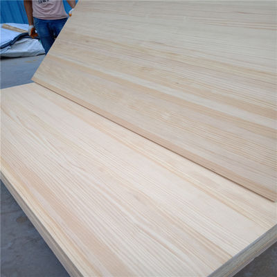 Tabla de madera de hierro de pino alto Paulownia y álamo con superficie limpia y terminada