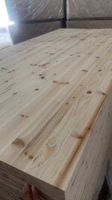 Muebles de madera sólida Armario Cabinet Puerta Core Tabla de cama con contenido de humedad 8%-12%