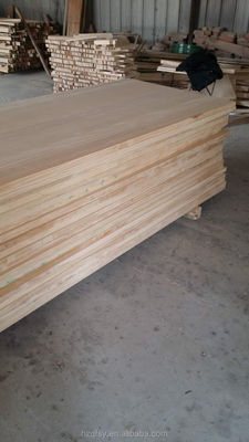 Tablero de madera de pino sólido personalizable con un contenido de humedad del 8 al 12% y una textura natural