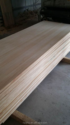 Tablero de madera de pino sólido personalizable con un contenido de humedad del 8 al 12% y una textura natural