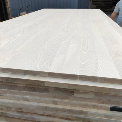Panel de cenizas sólidas personalizado Tablero de madera sólida natural o de pintura Contenido de humedad 8-12%