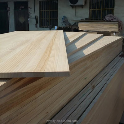 Tablero de pino de madera sólida de pino natural o blanqueado de grado BC