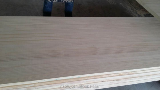 Tablero de pino de madera sólida de pino natural o blanqueado de grado BC