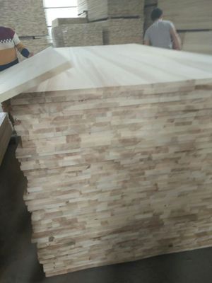 Construcción de edificios FSC 100% Certificado de álamo de madera sólida con articulación de dedos rectos