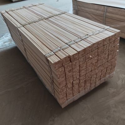 11 mm x 11 mm de madera con trenzas de madera con un contenido de humedad del 8% al 12%