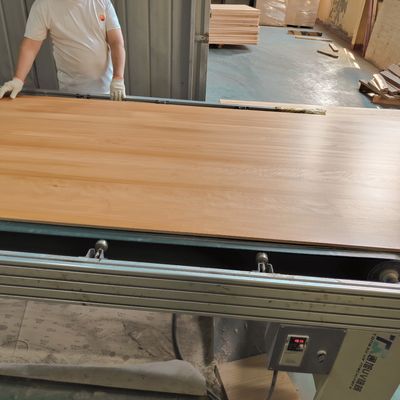 El uso de la madera de madera de madera sólida para la fabricación de paneles de madera