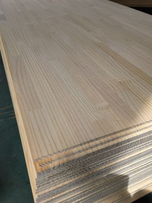 Oficina del Interior Tableros de pinos de dedo de pinos con estilo de diseño moderno