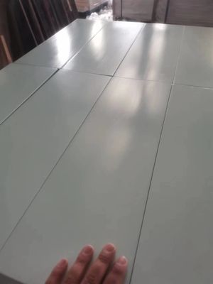 Colores personalizados paneles de madera de hoja de pino decorativos para la capacidad de solución de proyectos