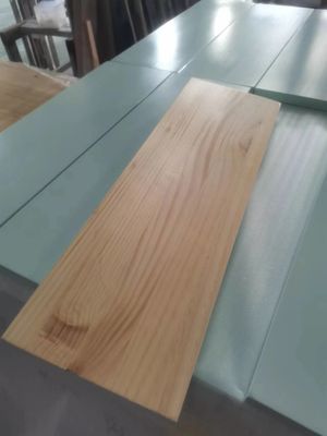 Colores personalizados paneles de madera de hoja de pino decorativos para la capacidad de solución de proyectos