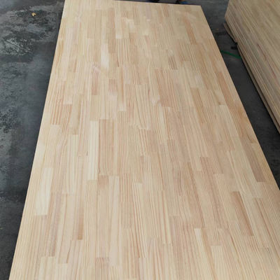 Junta de dedos Junta de madera de pino con pegamento ambiental E0 E1 2440x1220mm