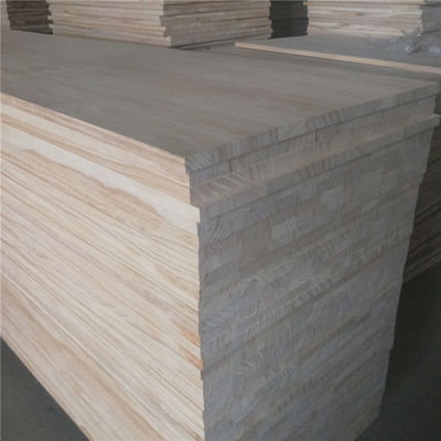Capacidad de solución del proyecto Tablas de pegamento de madera de pino con pegamento ambiental E0/E1