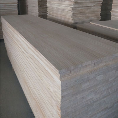 Capacidad de solución del proyecto Tablas de pegamento de madera de pino con pegamento ambiental E0/E1
