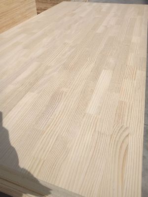 Contenido de humedad del 8 al 12% Tablas de madera de pino sólido de estilo tradicional para tablas de madera sólida
