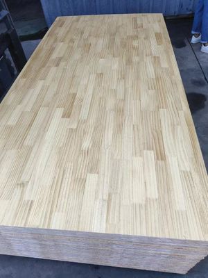 480-510 kg/m3 Madera de pino con articulaciones radiadas de 18 mm y tablas sólidas de pino para muebles