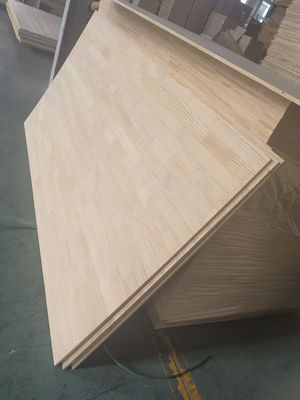 480-510 kg/m3 Madera de pino con articulaciones radiadas de 18 mm y tablas sólidas de pino para muebles