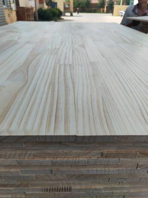 Oficina del Interior Esencial 100-1220 mm de ancho FJ Dedo Junto tablero con Zealand Pine Radiate