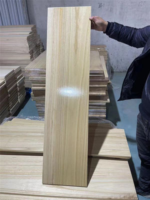 Apoyo técnico en línea para el pegamento personalizado de tablero de madera sólida con borde de palo de paulownia UV