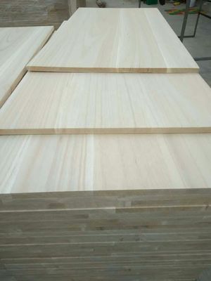 Panel de madera de álamo Tabla de madera sólida AA AB Duración de grado 100 mm-2440 mm Apoyo técnico en línea