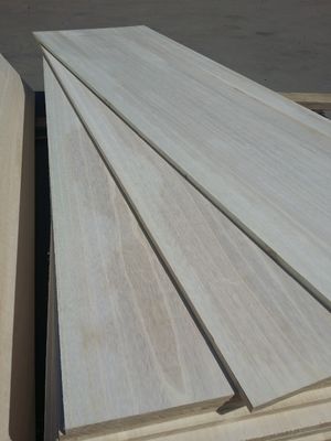Panel de madera de álamo Tabla de madera sólida AA AB Duración de grado 100 mm-2440 mm Apoyo técnico en línea