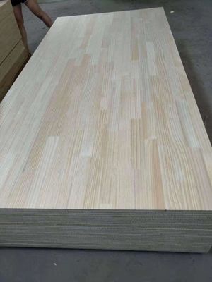 1200*2400MM Tamaño personalizado Finger Jointed Pine Wood Board para interiores contemporáneos