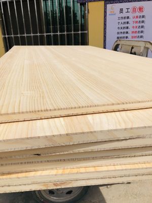 480-550 kg/m3 Tres capas de tablero de pino radiado Materiales sólidos de madera para otros Capacidad de solución de proyectos