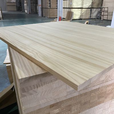 Panel de pino radiado de grado AA con pegamento ambiental E0 E1 9-35 mm de grosor