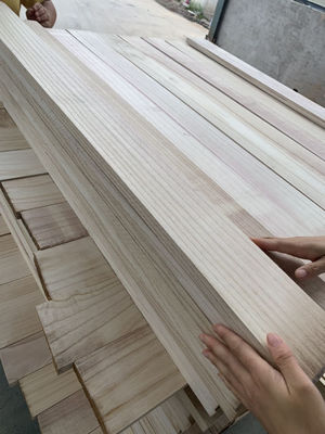 Contenido de humedad 8%-12% Madera de paulownia terminada para soluciones totales