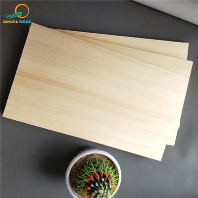 Contenido de humedad del 8 al 12% Panel de pino pegado de borde sólido para proyectos personalizables