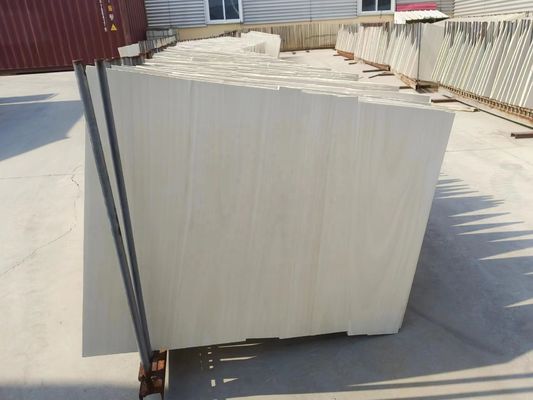 Contenido de humedad 8%-12% de madera de paulownia muebles de troncos rectos tablero de madera maciza blanqueada