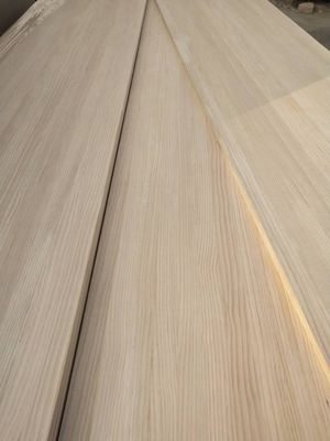 Muebles de madera de pino con densidad de 480-550 kg/m3 y contenido de humedad del 8% al 12%