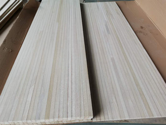100 1220 mm de ancho Panel central de tablero de nieve de madera de paulownia con estilo de diseño moderno