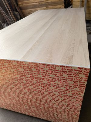 Grado AA América del Norte Red Oak Tamaño personalizado Panel recto de tablero sólido Soporte técnico en línea