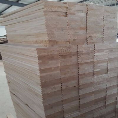 Las hojas de madera de paulownia son de madera natural y blanqueada para tableros laterales de cajones 100% certificados FSC.