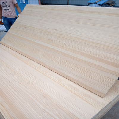Estilo de diseño tradicional Hojas de madera de pino de Zelanda con densidad 480-550 kg/m3