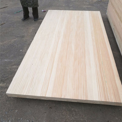 Un grado de tablones de pino sólido ruso para artesanías de madera estilo taller tradicional