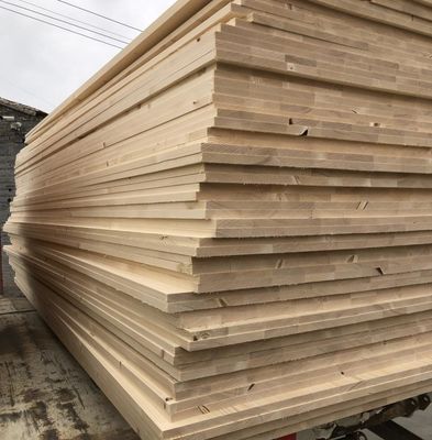 Contenido de humedad 8-12% Superficie lisa y lijada Madera de abeto Durable