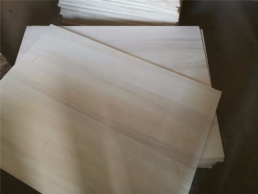 Diseño moderno 2440X1220 Tabla de madera sólida de Paulownia con 280-310 kg/m3