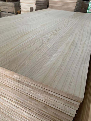 Moderno diseño Paulownia Tabla sólida ancho 100-1220 mm para aplicaciones decorativas
