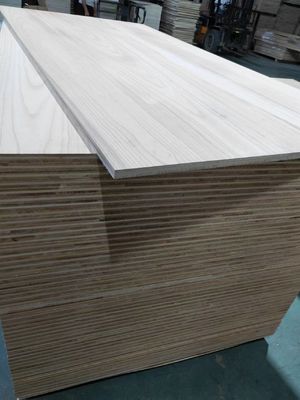 Panel de carilla de roble blanco de madera sólida de paulownia para la producción de muebles