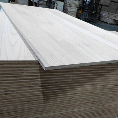 Diseño moderno de madera sólida 3 capas Panel de madera para muebles Capacidad de solución de proyectos
