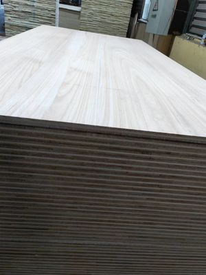 Tabla de muebles de dos capas con madera de paulownia y paneles de madera de alta densidad de múltiples capas