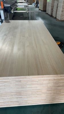 Contenido de humedad del 8% al 12% de madera sólida de paulownia para decoración del hogar