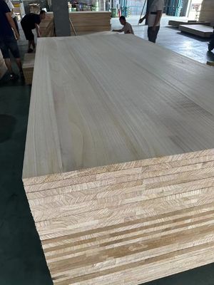 Contenido de humedad del 8% al 12% de madera sólida de paulownia para decoración del hogar
