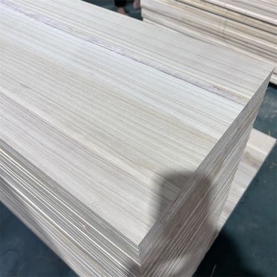 Contenido de humedad 8%-12% Grado AB o ABC de tablero de paulownia para ataúdes de excelente calidad