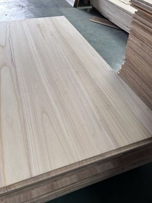 Tablero de madera maciza en Brasil Paulownia madera con servicio postventa 2440x1220 o 1200x600