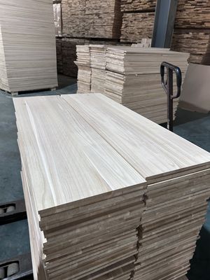 Contenido de humedad 8%-12% estilo de diseño moderno madera paulownia para el mercado de suministros funerarios