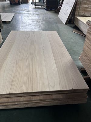 Contenido de humedad 8%-12% estilo de diseño moderno madera paulownia para el mercado de suministros funerarios