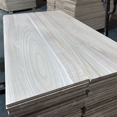 Tablero de paulownia de madera sólida para muebles Blanqueado Contenido de humedad de paulownia de madera 8%-12%